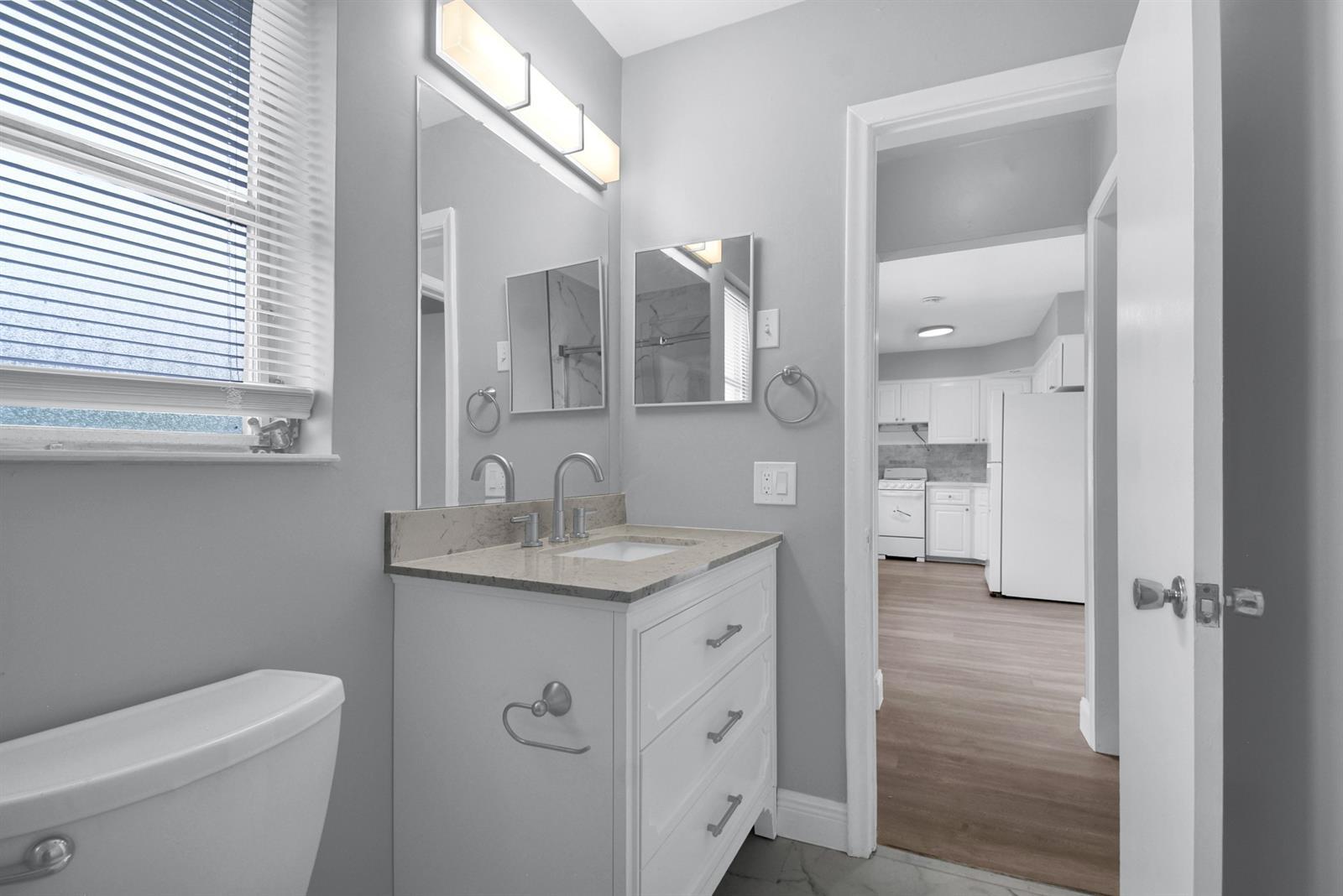 Building Photo - 4751 NE 21st Ter