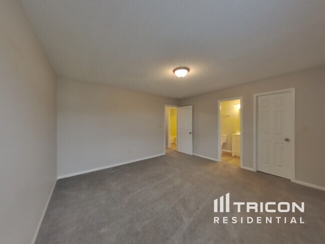 Building Photo - 302 E Brixton Woods Dr