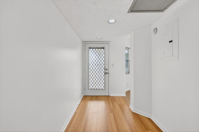 Building Photo - 1501 Cayman Way