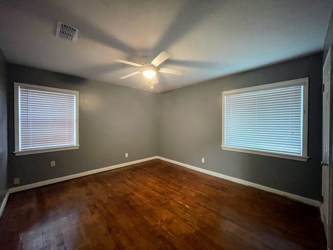 Building Photo - Charming 2-Bedroom Single-Family Home – Perfect for Comfort & Convenience!