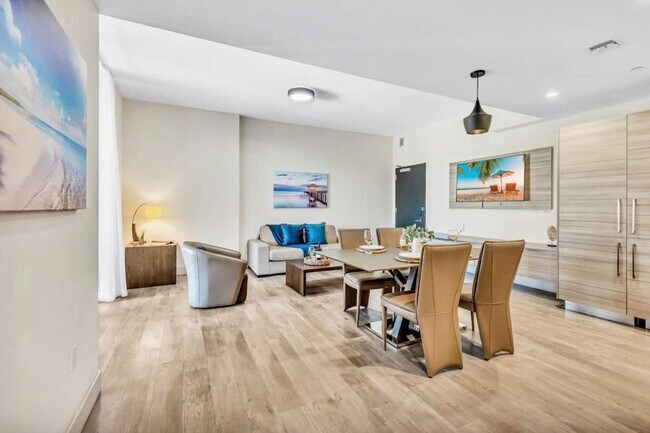 Building Photo - 101 N Ocean Dr