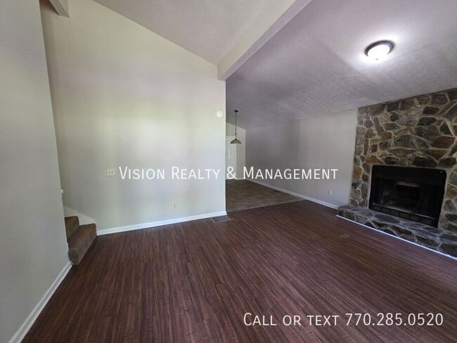 Building Photo - 155 Pine Hill Dr
