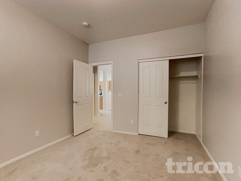 Building Photo - 45209 Miraflores St