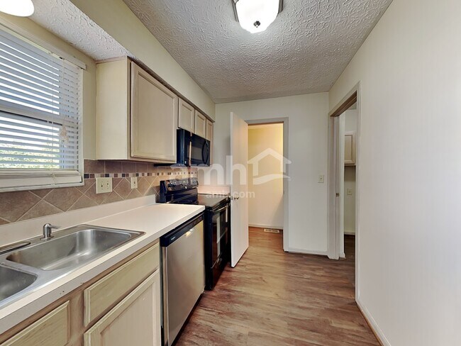 Building Photo - 2097 Earlsway Dr