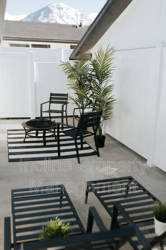 Building Photo - 425 S 600 W