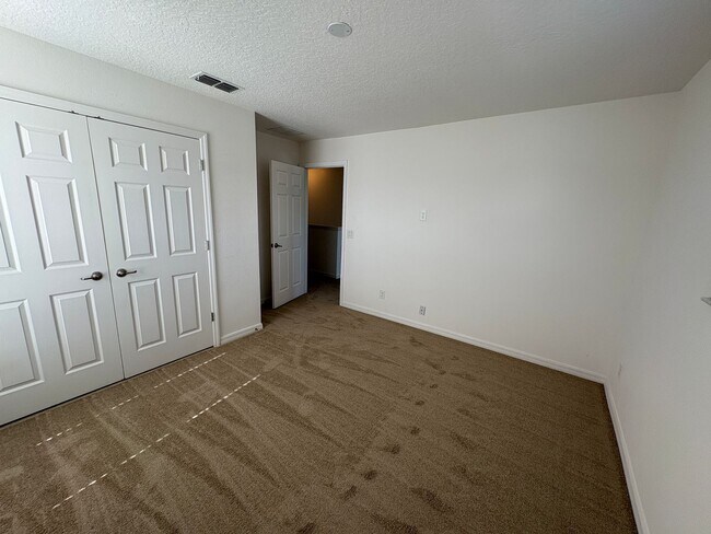 Building Photo - LARGE// Brand New 4/3.5 Bedroom Home in Br...