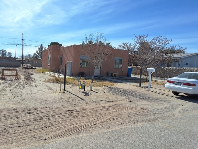 Primary Photo - 10224 Hatchett Rd