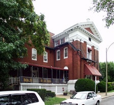 Building Photo - Cloisters Apartments