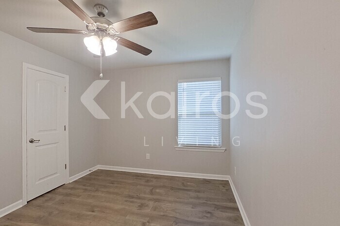 Building Photo - 406 Mango Dr