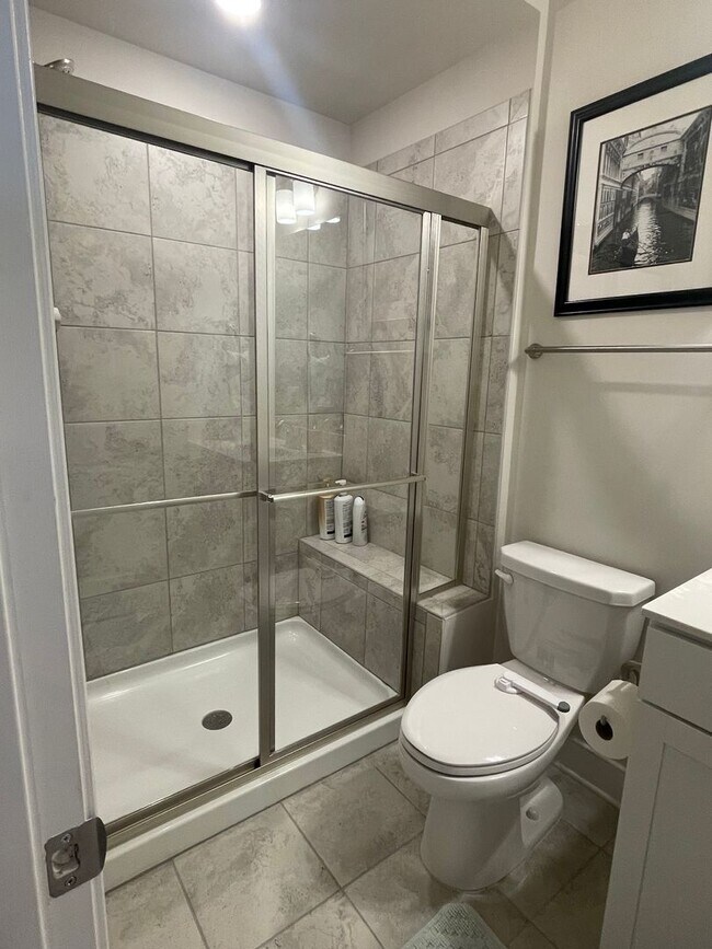 Building Photo - FOUR LEVEL TOWNHOUSE IN DOWNTOWN CROWN, 2 ...