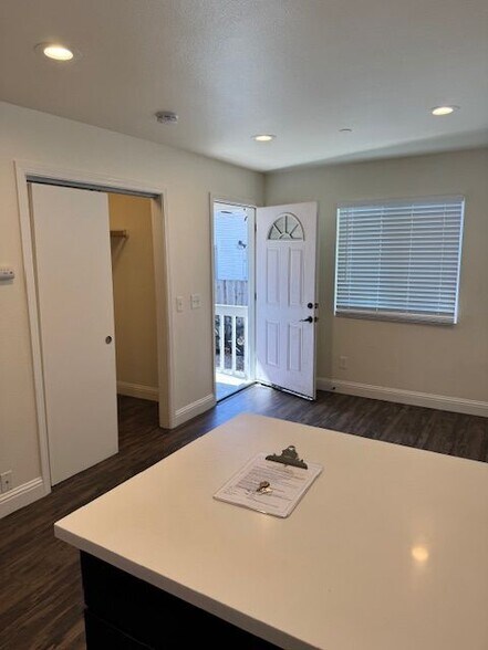 Building Photo - 1320 Fair Way