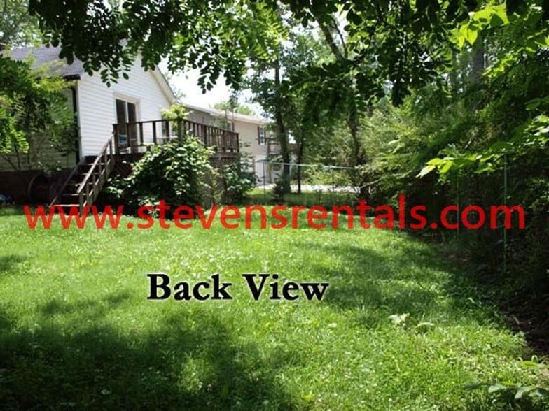 Building Photo - 944 N Franklin Ave