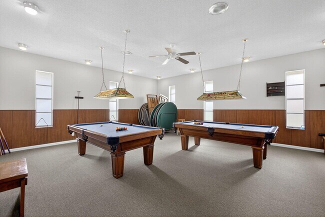 Building Photo - 700 Village Green Ct