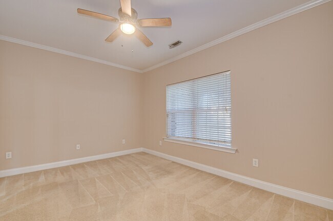 Building Photo - 200 Kline St NW