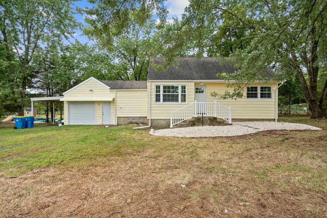 Building Photo - 60 Ellison Rd