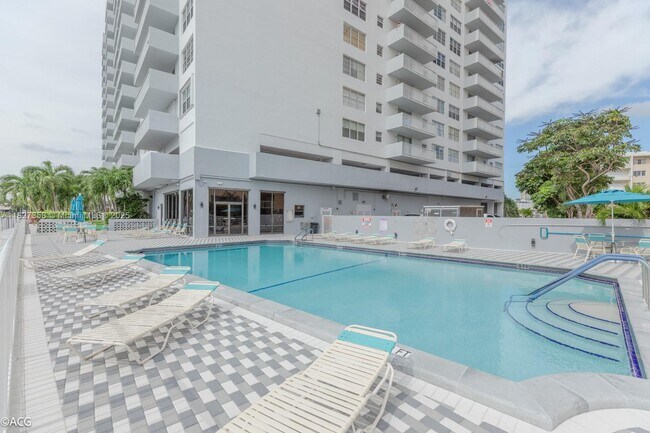 Building Photo - 137 Golden Isles Dr