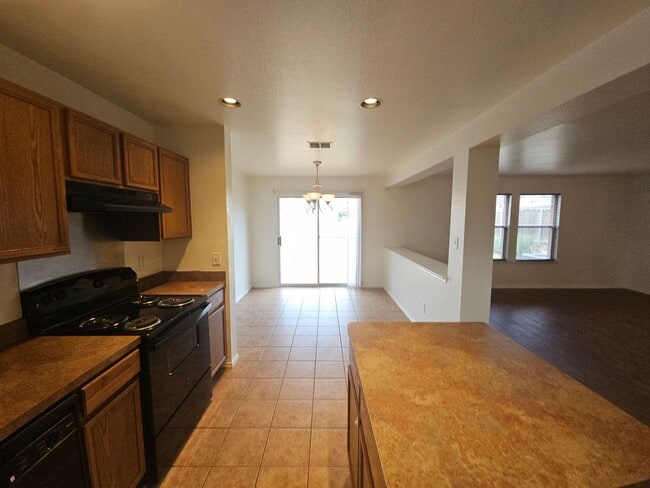 Building Photo - Beautiful 2 Story in Bedford Off Forest Ridge