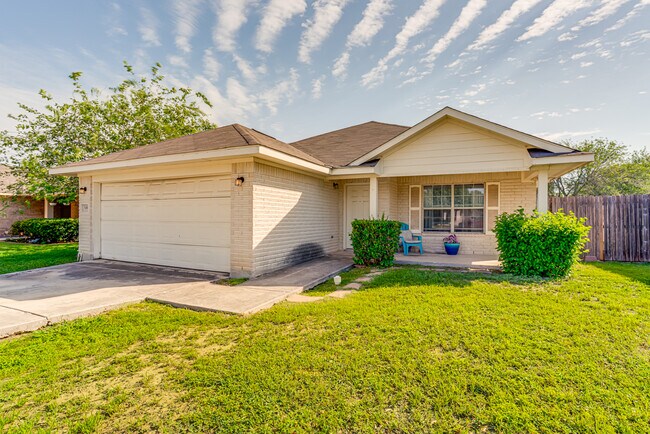 Primary Photo - 549 Roadrunner Ave