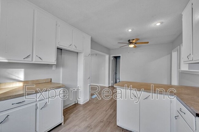 Building Photo - 616 Rutledge Dr