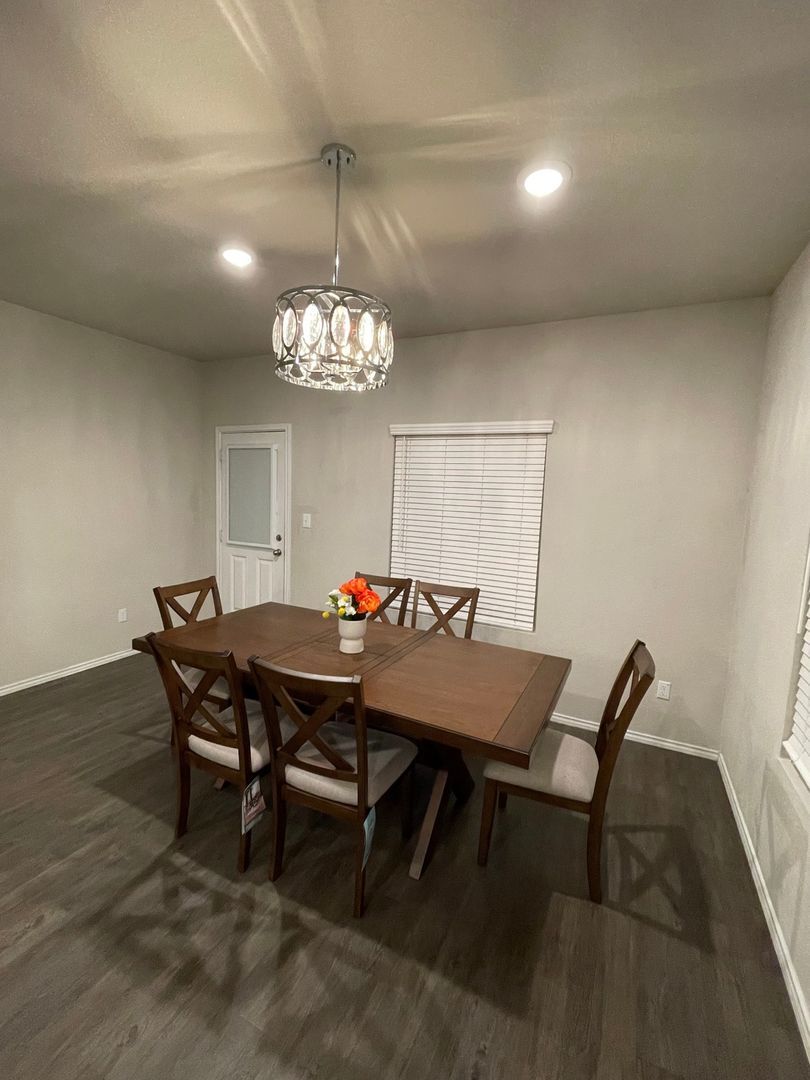 Building Photo - 331 Saddle Leaf