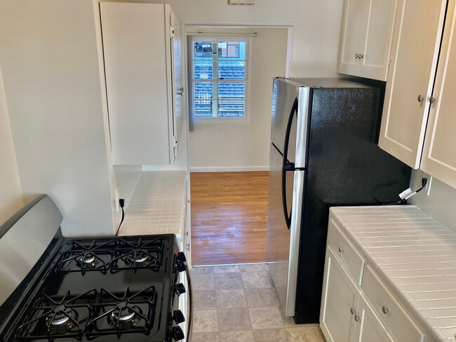 Building Photo - 1 Bedroom 1 Bath Hillcrest/ Bankers Hill