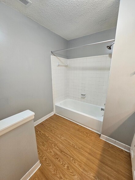 Building Photo - 26 Rumson Ct SE
