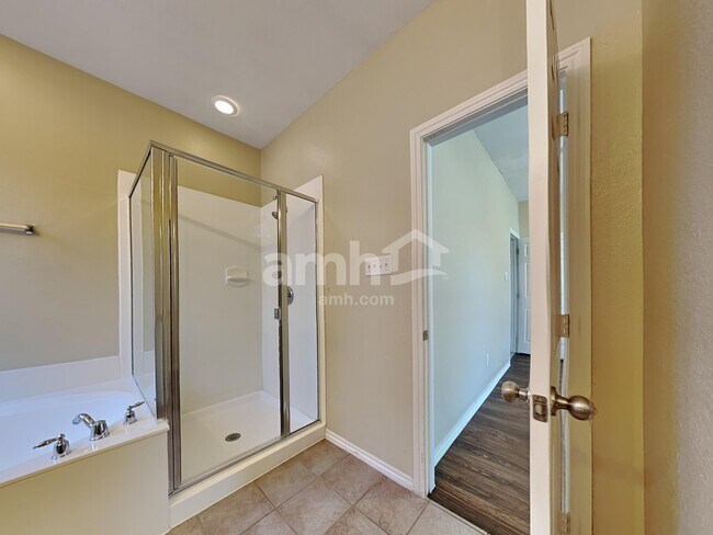 Building Photo - 2673 Silver Hill Dr