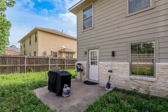 Building Photo - 104 Yegua Cir