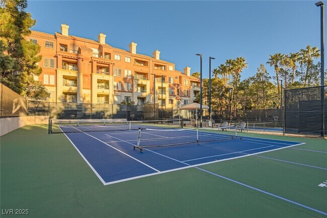 Building Photo - 210 E Flamingo Rd