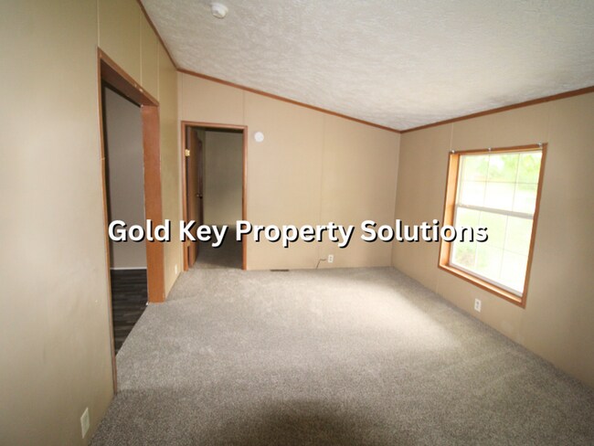 Building Photo - 3 BR 2 FULL BA House with Central Air (SECTION 8 APPROVED)