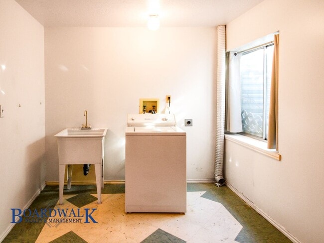 Building Photo - 5677 S 5630 W