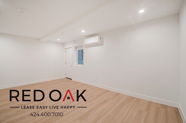 Building Photo - 6738 Independence Ave