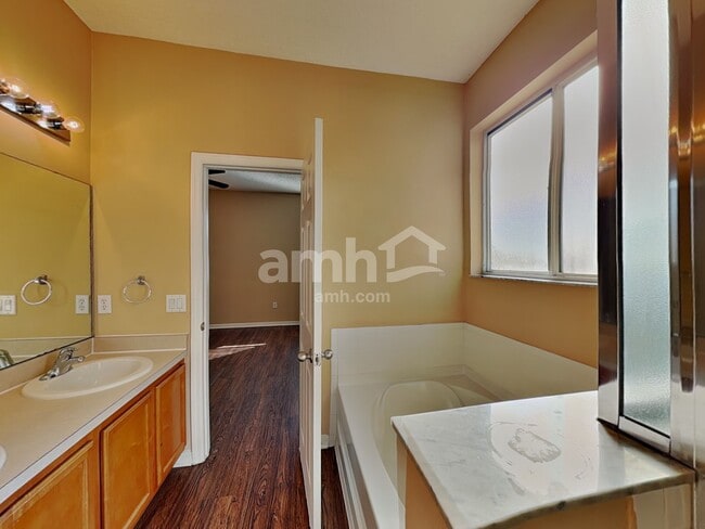 Building Photo - 1962 Kimlyn Cir