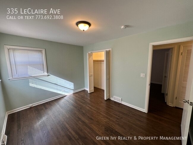 Building Photo - 335 Leclaire Ave