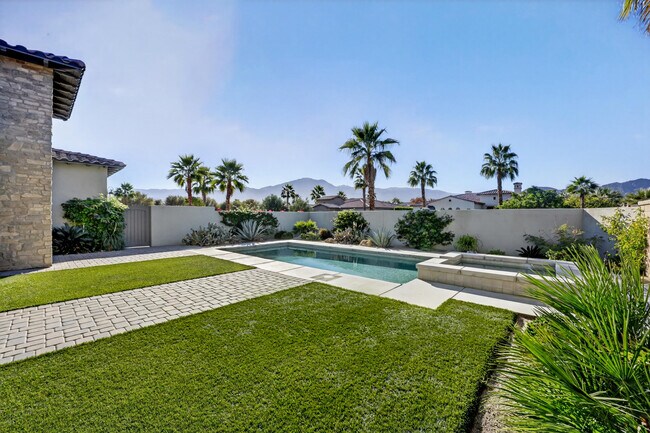 Building Photo - 55120 Autumn Valley Ct