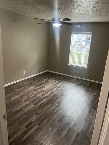 Building Photo - 531 Bedford Rd