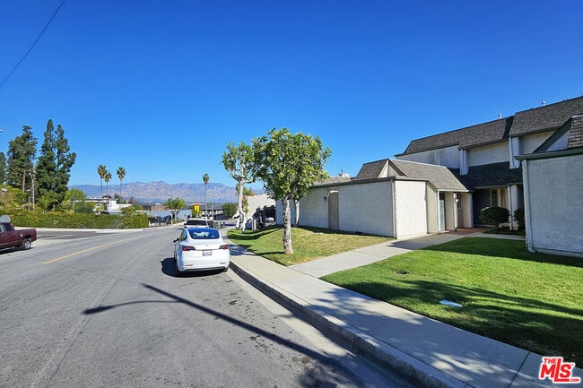 Building Photo - 126 Casuda Canyon Dr