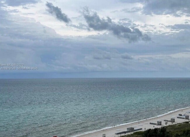 Building Photo - 2457 Collins Ave