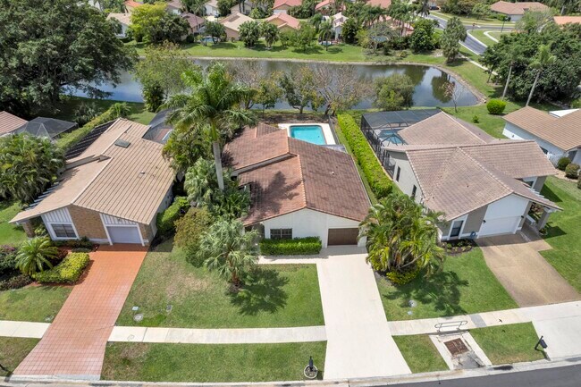 Building Photo - 10084 Camelback Ln