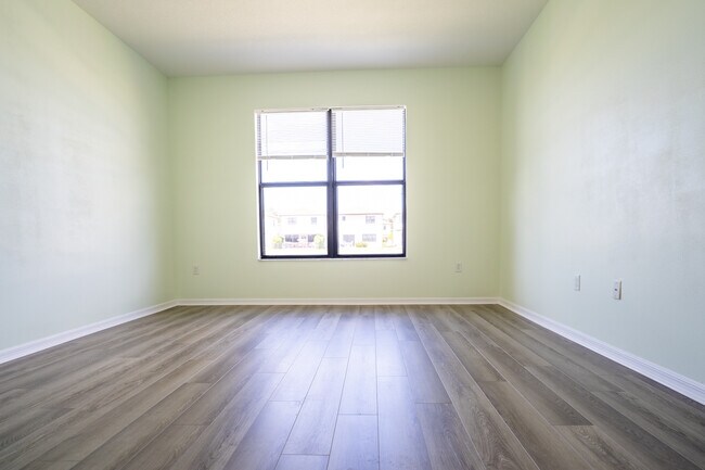 Building Photo - 8936 Madrid Cir