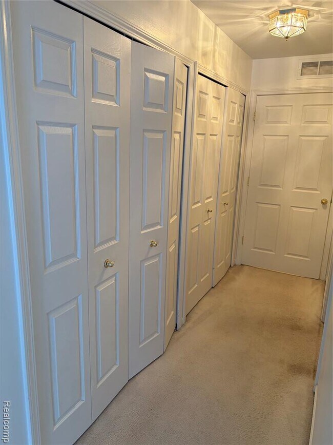 Building Photo - 28518 Carlton Way Dr