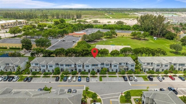 Building Photo - 2668 SE 19th St