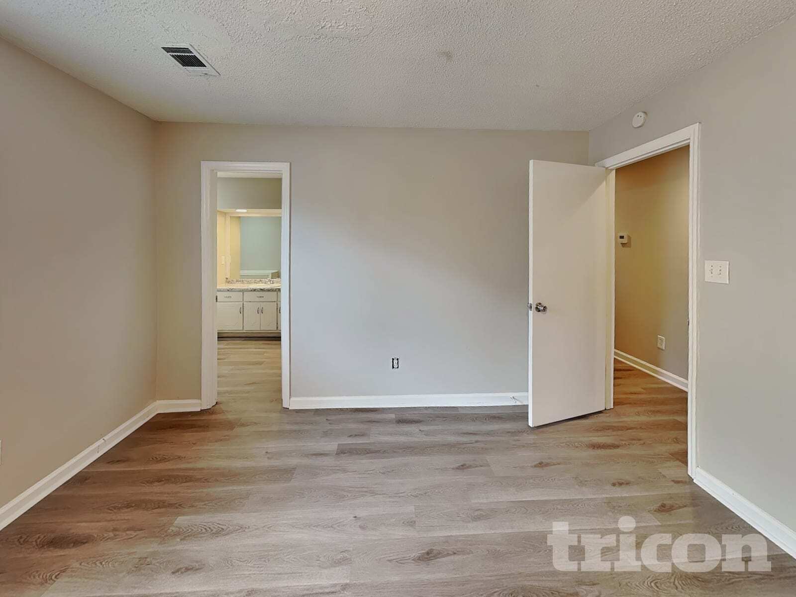 Building Photo - 11069 Hunters Ln