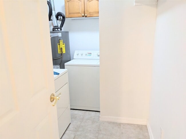 Building Photo - 1005 Rosepoint Dr