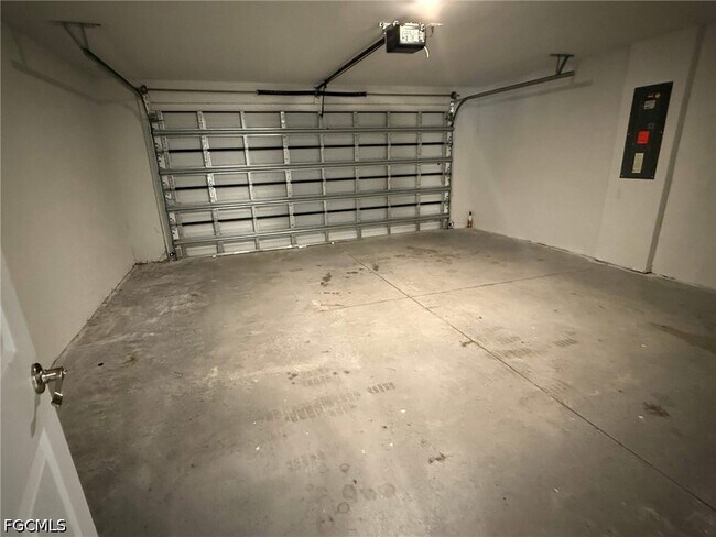 Building Photo - 1005 Adeline Ave
