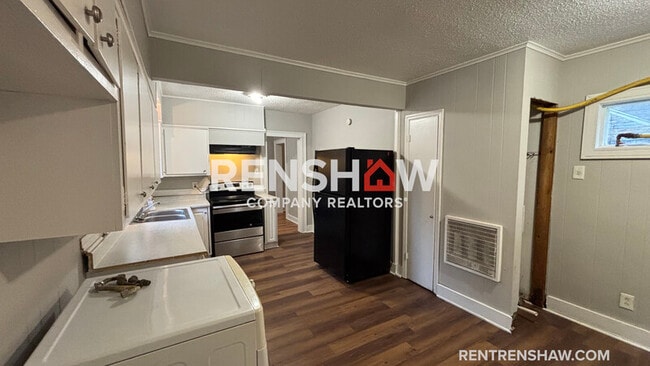 Building Photo - 785 Pope St