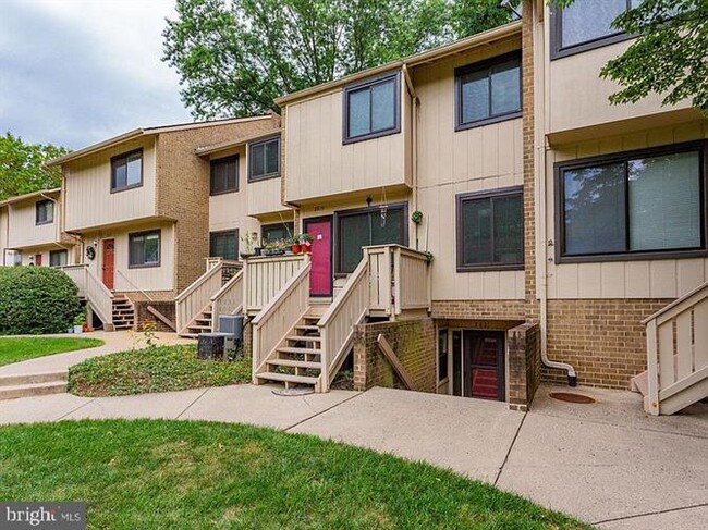 Primary Photo - 2621 Glengyle Dr