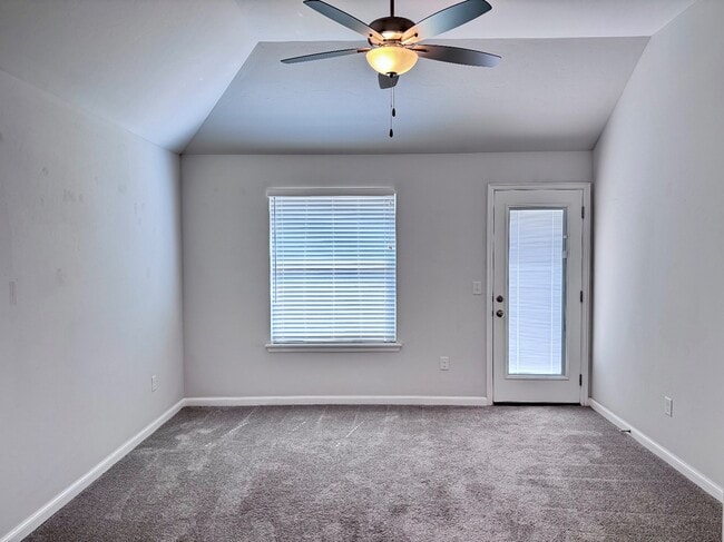 Building Photo - 4100 Northwestern Dr