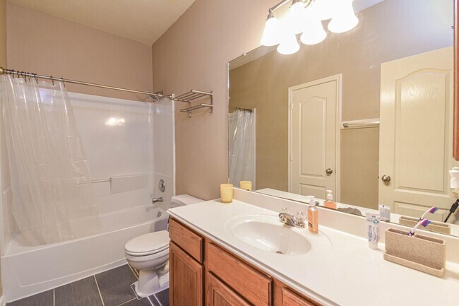 Building Photo - 21706 Owl Canyon Dr