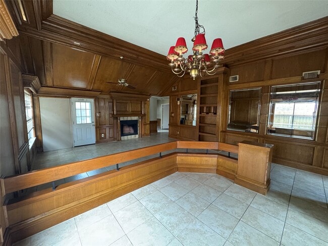 Building Photo - 1511 Ridgebriar Dr